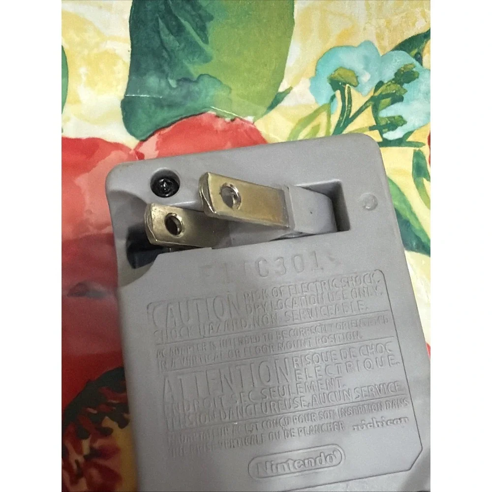Nintendo WAP-002‎ Wall Charger for Nintendo DS/3DS/2DS XL - Gray